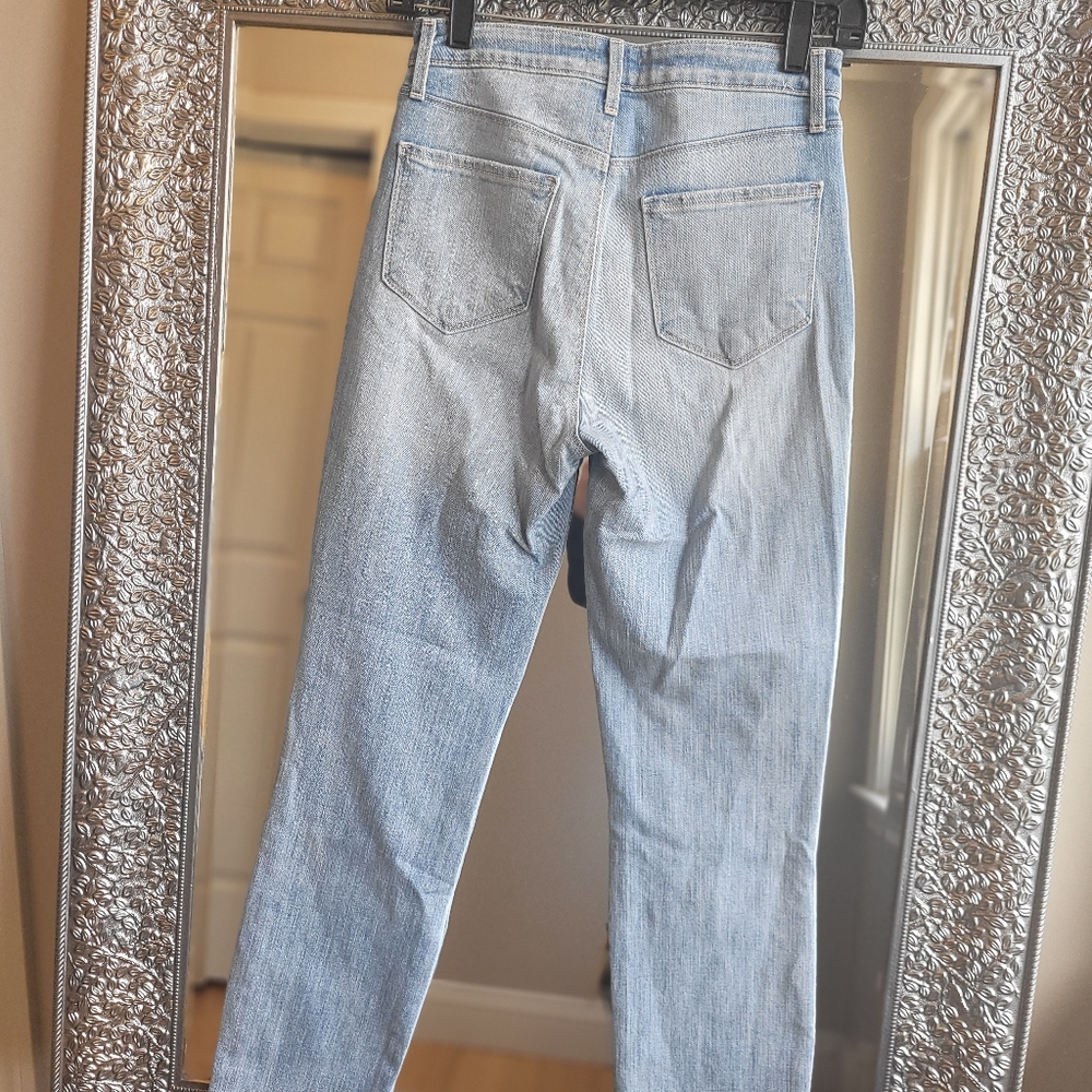 L'agence Women's Frayed Bottom Jeans. Fantastic Fit! - Picture 3 of 3
